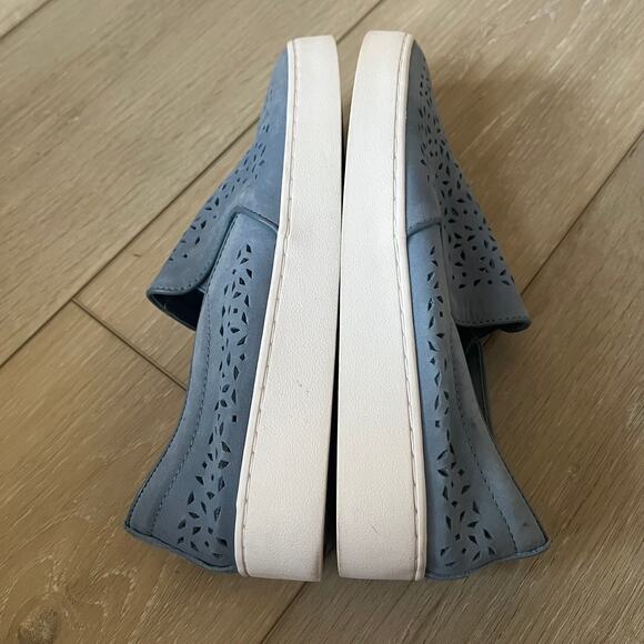 Vionic 'Midi Perf' Women's 6.5 Blue Leather Perforated Comfort Sneaker Slip On - Picture 7 of 10